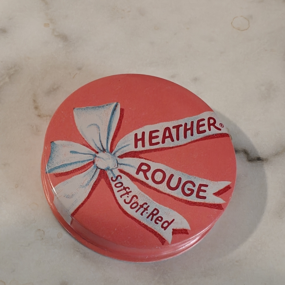 New Unused Vintage Heather Rouge Soft Red Compact